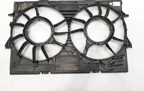 Radiator cooling fan shroud