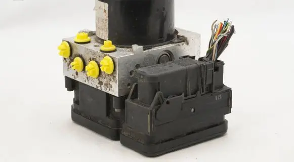 Ford Focus ABS Pump BV612C405AK 10096101533