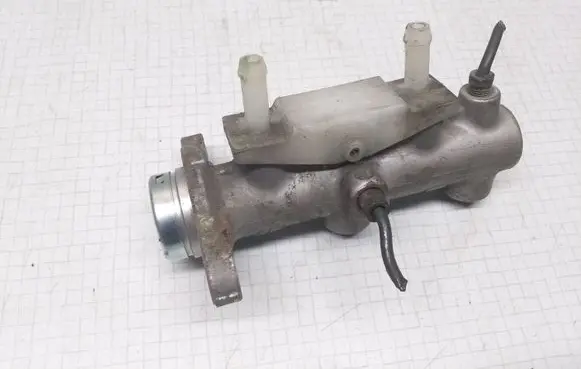Mitsubishi Space Wagon Master brake cylinder