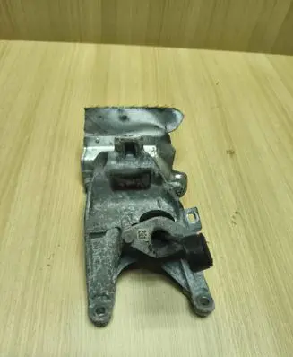 Audi A4 S4 B9 8W Engine mounting bracket 4M0199308B