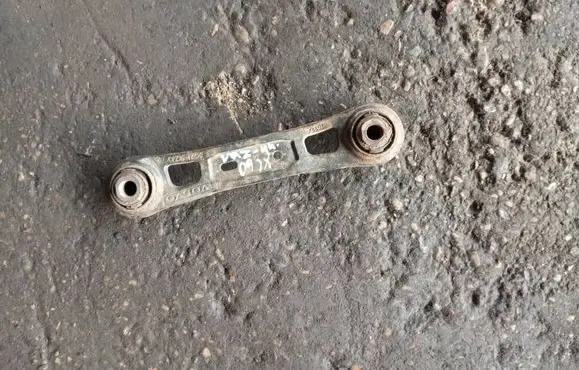 Volvo XC60 Rear upper control arm/wishbone 8G915K743