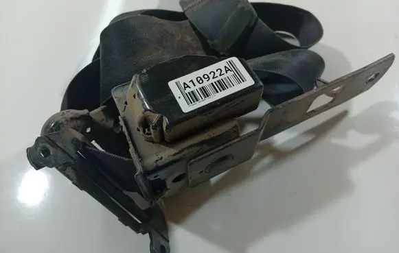 Chrysler Voyager Rear seatbelt 4680218