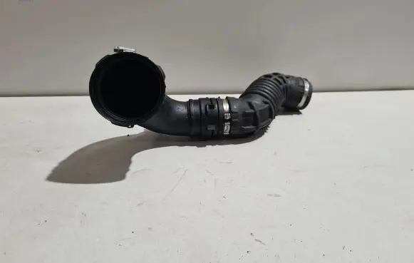 Maserati Ghibli Intercooler hose/pipe 670003846