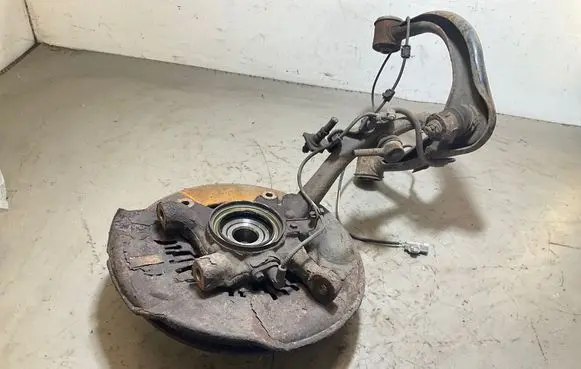 Toyota Hilux (AN10, AN20, AN30) Front wheel hub