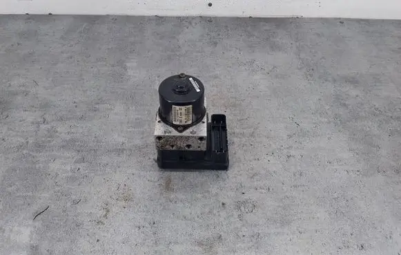 Ford Fiesta ABS Pump 8V51-2C405-AE