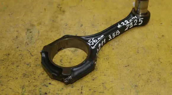 Mercedes-Benz E W211 Piston with connecting rod