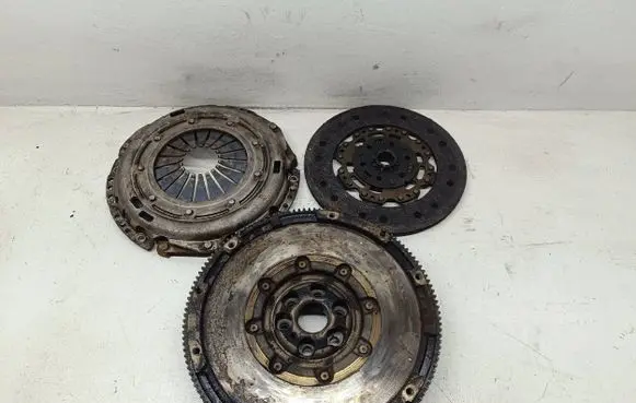 Volkswagen PASSAT B6 Clutch set kit 03g141031G