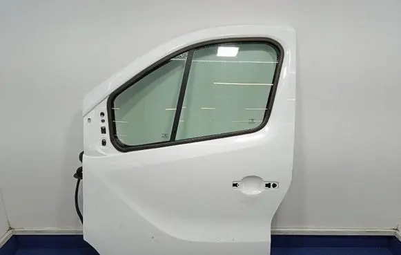 Opel Vivaro Front door 