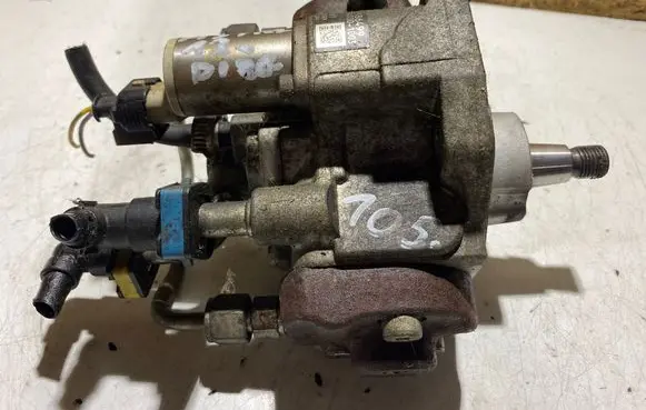 Opel Astra J Fuel injection high pressure pump 55586499 HU2940001003