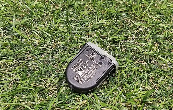 Buick Encore I Tire pressure sensor 13522628