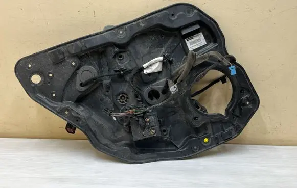 Volvo V70 Front door manual window regulator 913950
