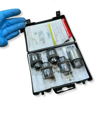 Toyota Avensis T250 Anti-theft wheel nuts and lock 