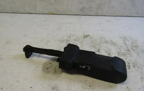 Audi Q7 4M Front door check strap stopper 4M0837267