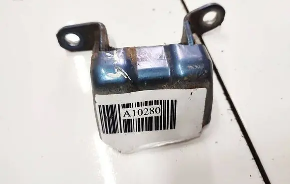 Subaru Legacy Tailgate/trunk/boot hinge