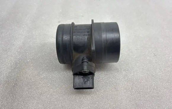 Volkswagen PASSAT B6 Mass air flow meter 0281002461 074906461B