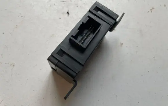 Audi A6 S6 C5 4B Alarm control unit/module 4D0951173D