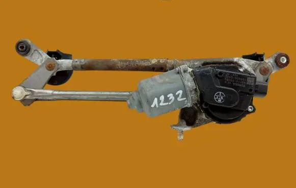 Toyota Yaris Front wiper linkage and motor 851100D080