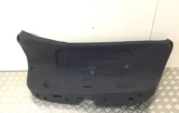 Mercedes-Benz C W205 Tailgate trim 