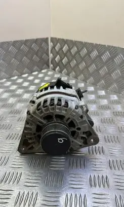 Hyundai i40 Generator/alternator 373002A800