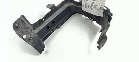 Audi Q7 4M Fender mounting bracket 4M0821132C