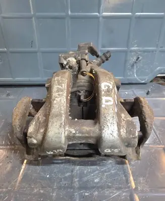 Mercedes-Benz E W211 Rear brake caliper A2205453028
