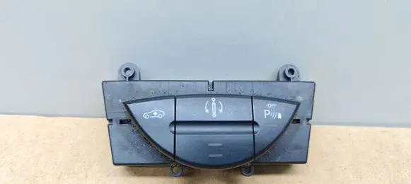 Mercedes-Benz CLS C219 Parking (PDC) sensor switch 2118217058