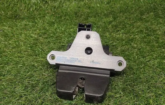Ford Mondeo Mk III Loading door lock 8M51R442A66AC