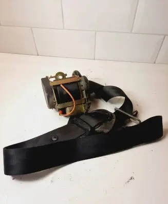 Citroen C4 I Front seatbelt B507743