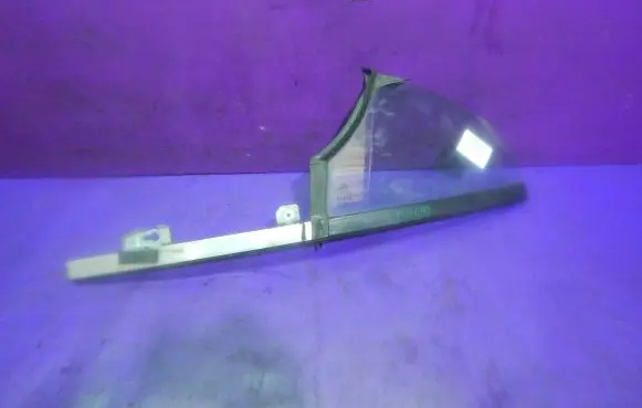 Smart ForTwo I Front door window glass four-door
