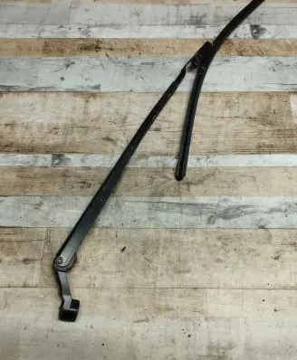 Lexus IS 220D-250-350 Front wiper blade arm