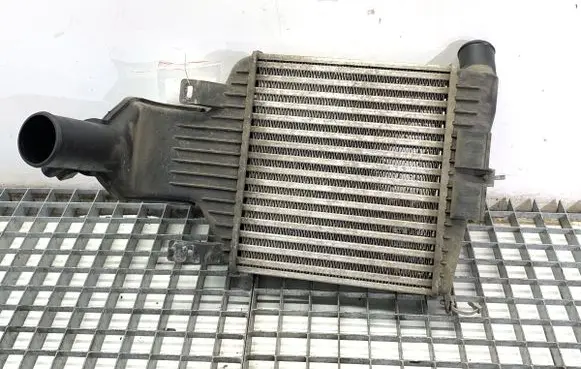 Opel Astra H Intercooler radiator 13161078