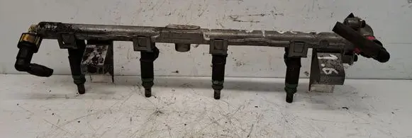 Ford Focus Fuel injector supply line/pipe 