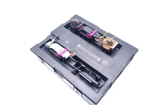 Audi A4 S4 B8 8K Comfort/convenience module 8K0907064DC 5DK009918