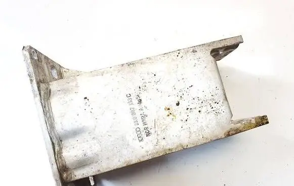 Front bumper mounting bracket