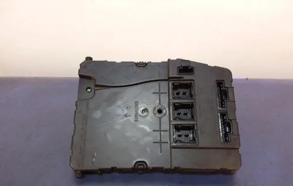 Renault Scenic II - Grand scenic II Parking PDC control unit/module 8200525385