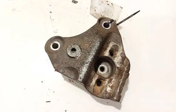 Peugeot 207 Engine mounting bracket 326b42
