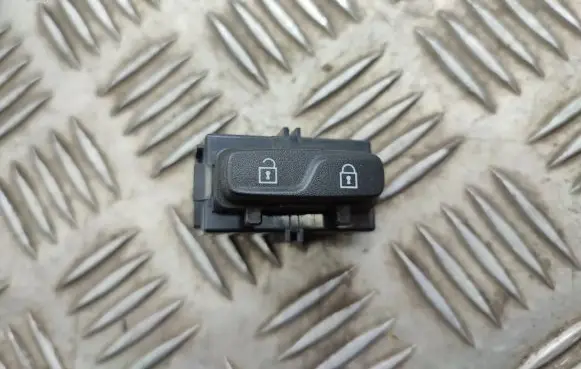 Volvo XC60 Central locking switch button 31318987