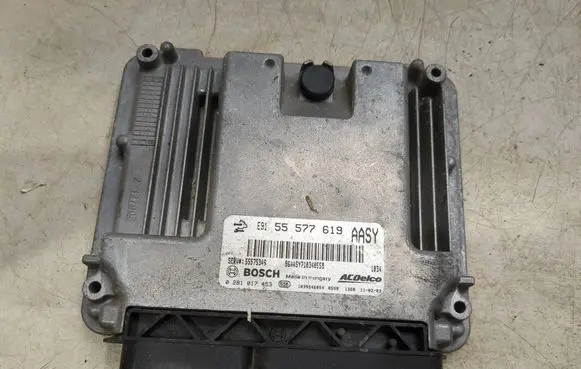 Opel Insignia A Engine control unit/module 55577619 0281017453 55575349