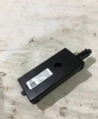 BMW X5 F15 Aerial antenna amplifier 9334691 92870811