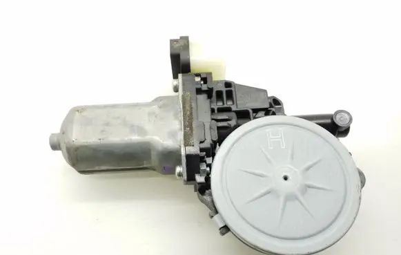 Mitsubishi Outlander Front door window regulator motor 5713A383