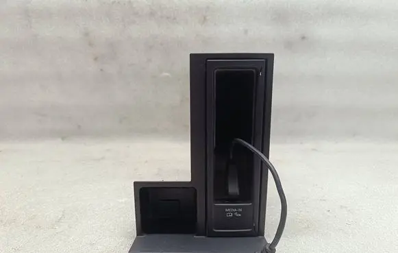 Volkswagen Touran II Head unit multimedia control 5N0035341F 5N0035341E 10000307