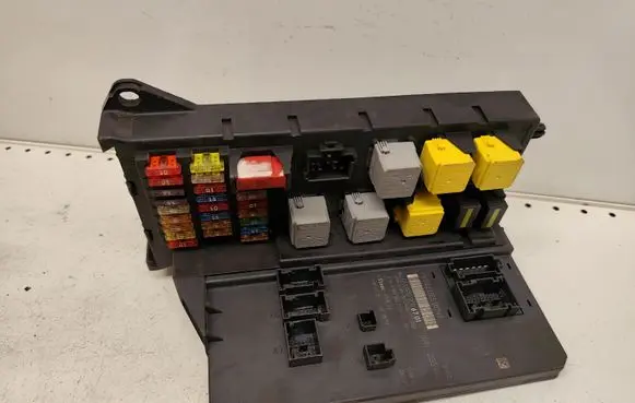 Mercedes-Benz Sprinter W906 SAM control unit A9069006701