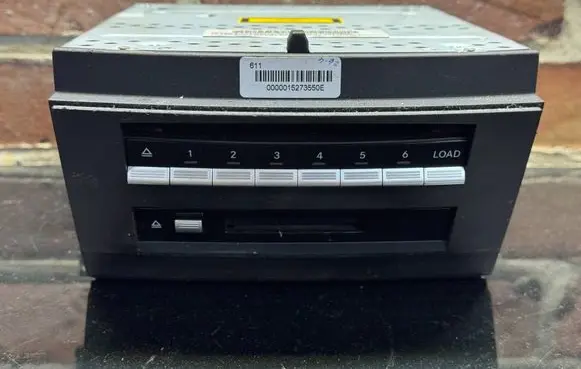 Mercedes-Benz S W221 Radio/CD/DVD/GPS head unit A2218700693 A2218700591