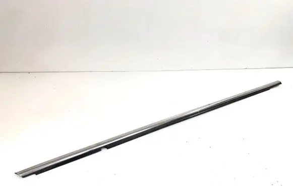 KIA Xceed Front door glass trim molding 