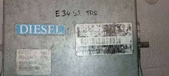 BMW 5 E34 Engine control unit/module 0281001181 2245676