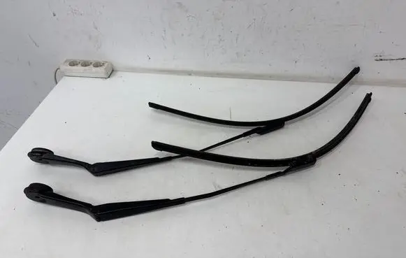 Ford Focus Front wiper blade arm