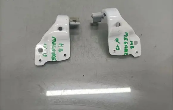 Peugeot 208 Tailgate/trunk/boot hinge
