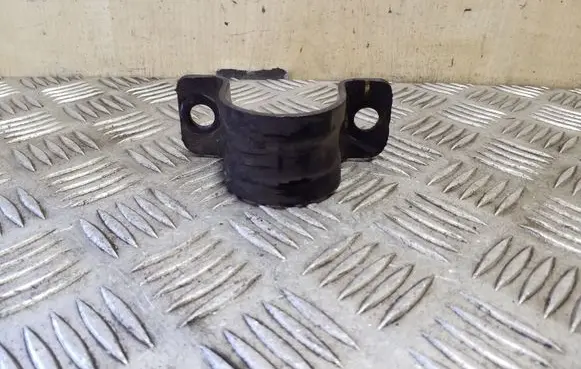 Chevrolet Captiva Sway bar bush bracket, front 