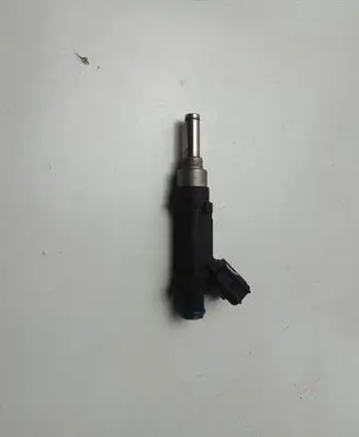 Toyota Yaris Fuel injector 0280158213