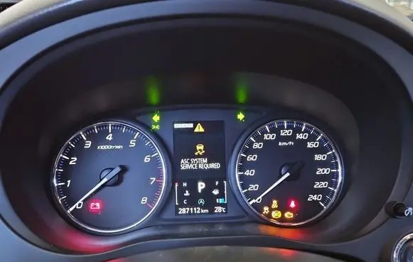 Mitsubishi Outlander Speedometer (instrument cluster) 8100B895 IMPRK1606385
